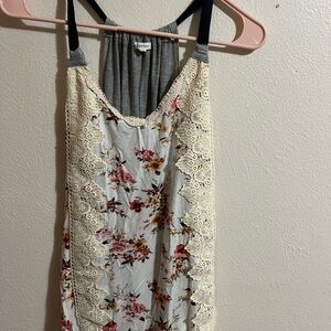 Maurice’s woman’s white Floral Lace Trim Women's tank top size medium‎